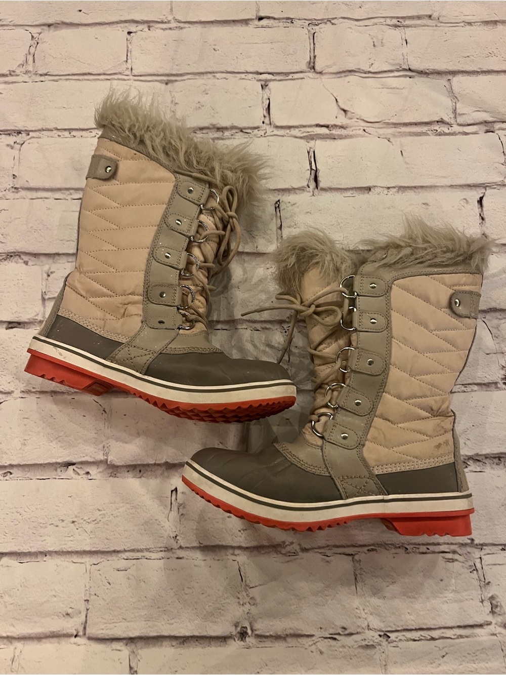 Sorel Tofino ll Beige and Gray Faux Fur Waterproof Winter Boots